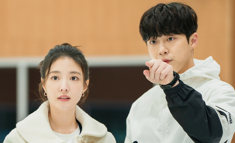 Cuplikan Pertemuan Romantis Pertama Bae In Hyuk dan Lee Se Young dalam Drama 'The Story of Park’s Marriage Contract' MBC