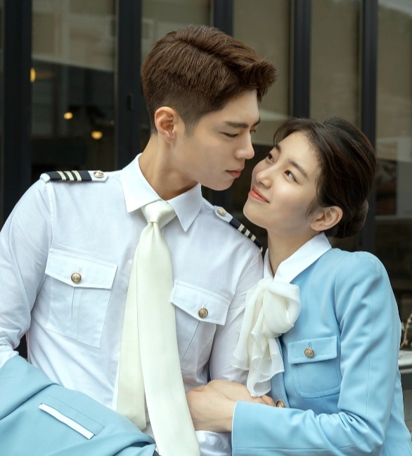 Jelang Tayang, Film "Wonderland" bagikan Sejumlah Foto Suzy dan Park Bo Gum mengambarkan Kisah Cinta yang Mengharukan